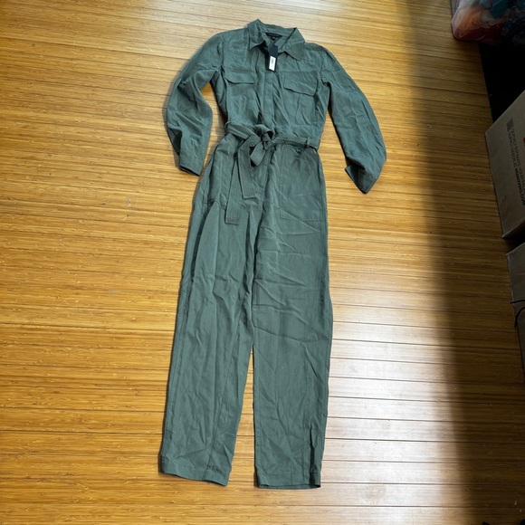 Banana Republic green army jumpsuit size 6 NWT long sleeve - Picture 2 of 10